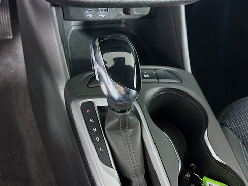 Used 2025 Buick Envista Preferred image 24