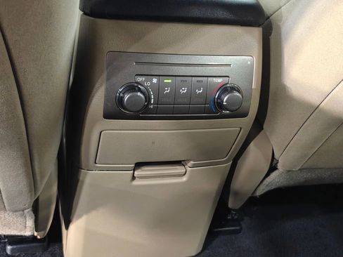 Used 2011 Toyota Highlander 4WD w/ Tech Pkg image 28