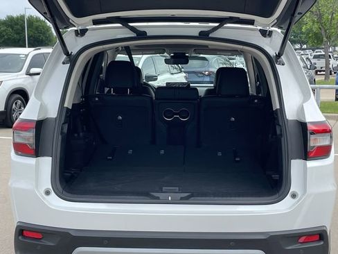 Used 2025 Honda Pilot Touring image 31