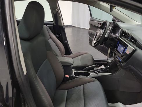 Used 2019 Toyota Corolla LE image 21