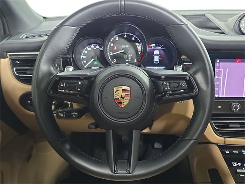 Used 2024 Porsche Macan image 14