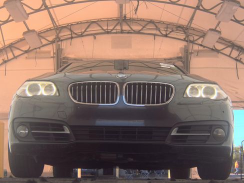 Used 2015 BMW 528i Sedan image 3