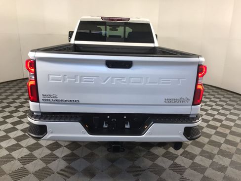 Used 2022 Chevrolet Silverado 2500 High Country w/ Safety Package II image 19
