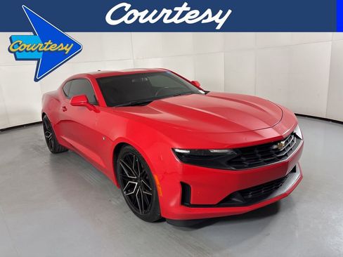Used 2020 Chevrolet Camaro LT image 1