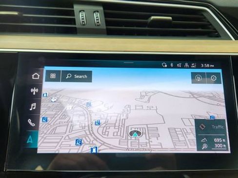 Used 2024 Audi Q8 e-tron Premium Plus w/ Premium Plus Package image 43