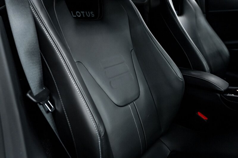 Used 2025 Lotus Emira RWD image 36