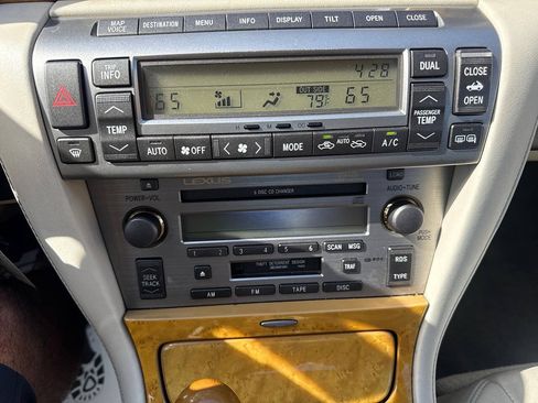 Used 2003 Lexus SC 430 Convertible RWD image 35