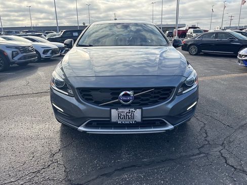 Used 2018 Volvo S60 T5 Cross Country Platinum image 2