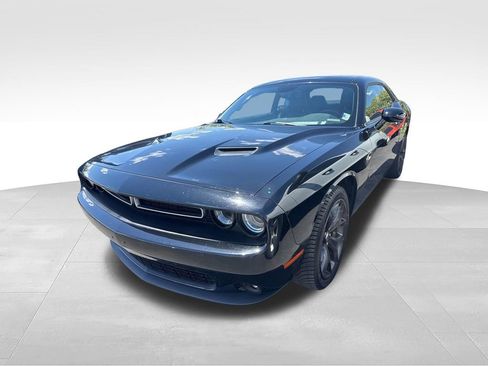 Used 2017 Dodge Challenger SXT Plus RWD image 5