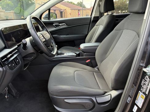 Used 2026 Kia Sportage LX FWD image 22