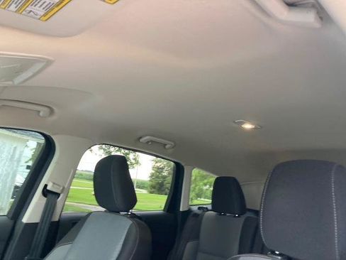 Used 2019 Ford Escape SE FWD image 24