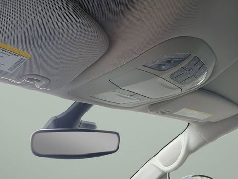 Used 2024 Chrysler Pacifica Touring-L image 22