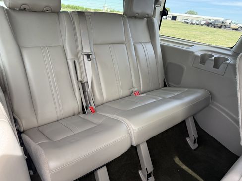 Used 2015 Lincoln Navigator 4WD image 12