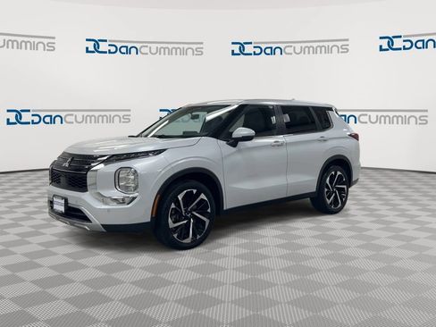 Used 2024 Mitsubishi Outlander SE FWD image 4