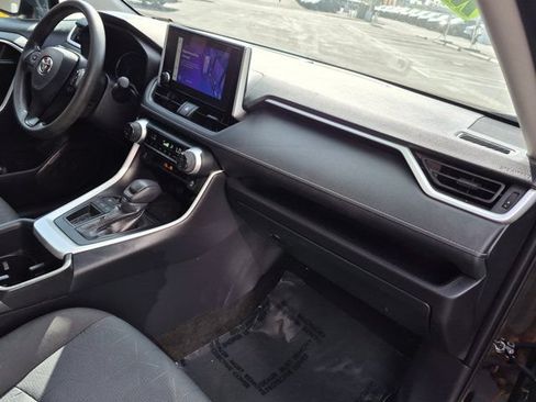 Used 2024 Toyota RAV4 XLE FWD image 6