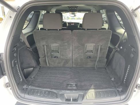 Used 2025 Dodge Durango GT RWD image 8