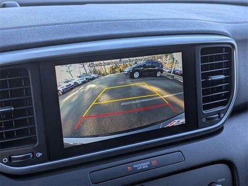 Used 2022 Kia Sportage LX image 13