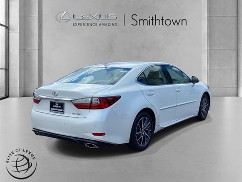 Used 2017 Lexus ES 350 w/ Navigation System Package FWD image 5