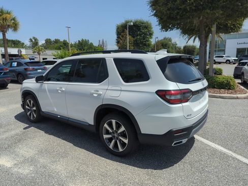 Used 2024 Honda Pilot Elite image 9