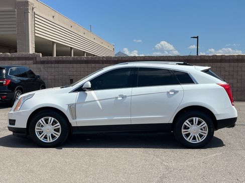 Used 2014 Cadillac SRX Luxury w/ Driver Awareness Package FWD image 3