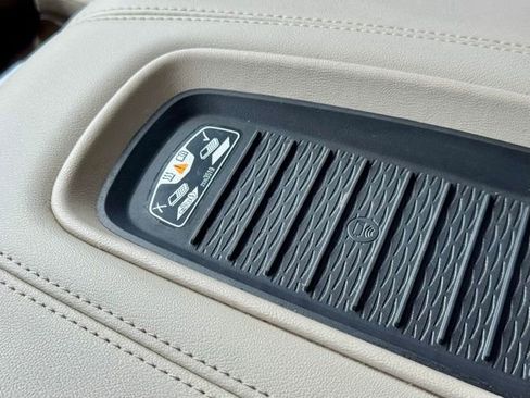 Used 2020 Cadillac Escalade Luxury image 36