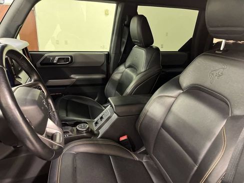 Certified 2022 Ford Bronco Badlands w/ Sasquatch Package AWD/4WD image 4