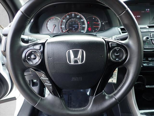 Used 2017 Honda Accord Sport image 12