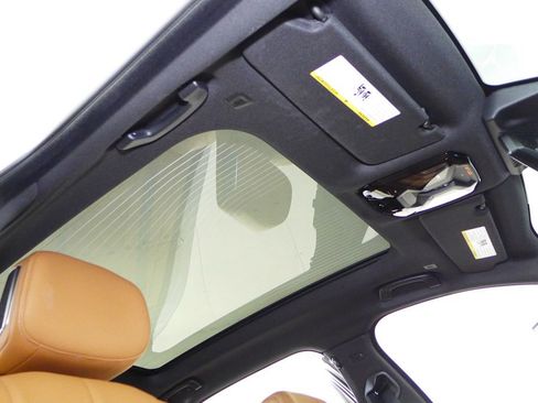 Used 2023 BMW 740i w/ Parking Assistance Package image 18