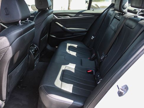 Used 2023 BMW 530i w/ Convenience Package RWD image 17
