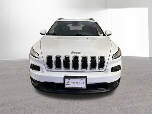 Used 2018 Jeep Cherokee Latitude Plus w/ Cold Weather Group AWD/4WD image 23
