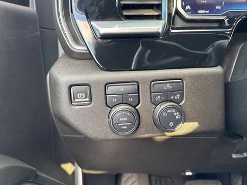 Used 2024 Chevrolet Silverado 2500 LT image 22