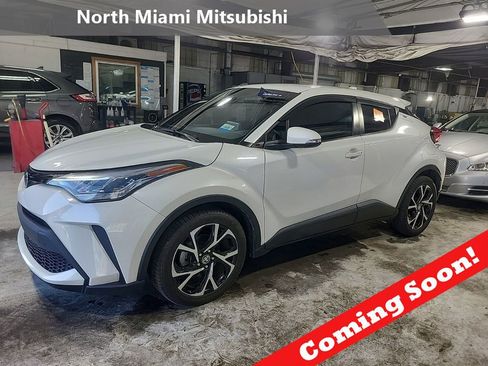 Used 2021 Toyota C-HR XLE image 1