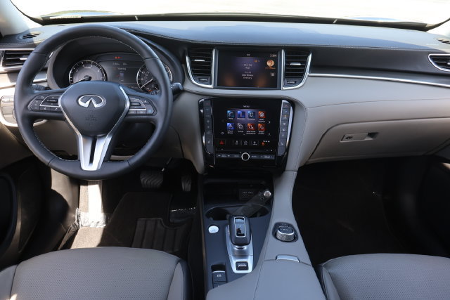 Used 2023 INFINITI QX50 Luxe FWD image 17