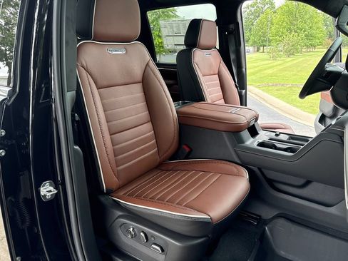 New 2026 GMC Sierra 2500 Denali Ultimate w/ LPO, Black Badging Package AWD/4WD image 58