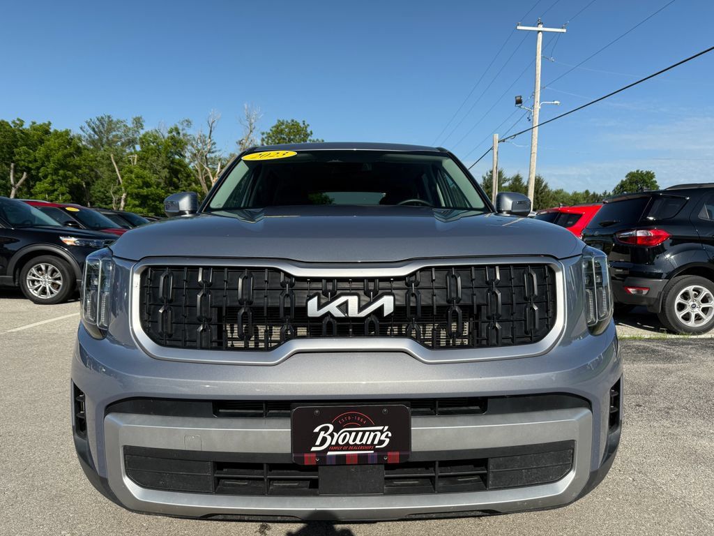 Used 2023 Kia Telluride LX AWD/4WD image 2