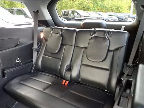 Used 2023 Ford Explorer XLT w/ Equipment Group 202A AWD/4WD image 19