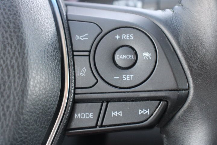 Used 2018 Toyota Camry SE w/ Protection Package (Q2) FWD image 25