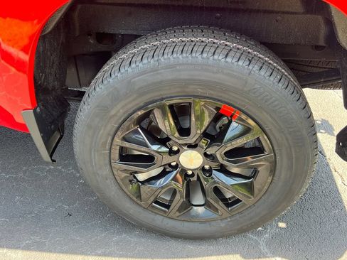 Used 2022 Chevrolet Silverado 1500 Custom RWD image 21