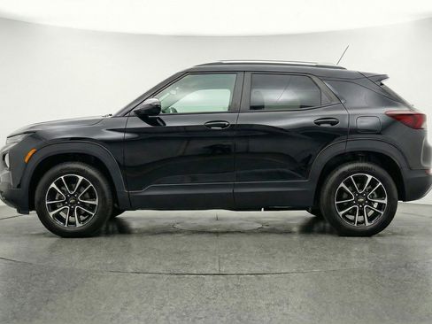 Used 2025 Chevrolet TrailBlazer LT FWD image 4