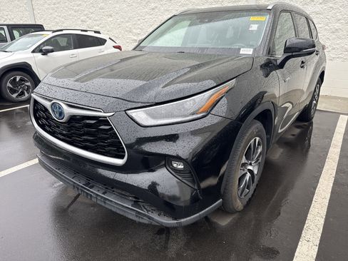 Used 2021 Toyota Highlander XLE FWD image 41