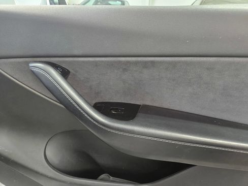 Used 2020 Tesla Model Y Long Range image 6