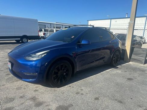 Used 2021 Tesla Model Y Long Range AWD/4WD image 1