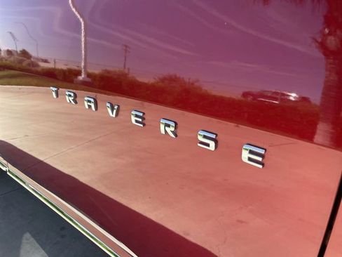 Used 2023 Chevrolet Traverse Premier image 32