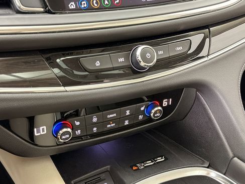 Used 2023 Buick Enclave Premium w/ Experience Buick Package FWD image 21