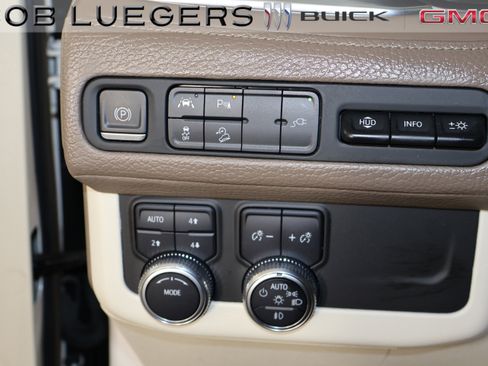 Used 2021 GMC Yukon XL Denali image 33