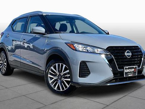 Certified 2024 Nissan Kicks SV image 2