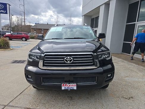 Used 2019 Toyota Sequoia SR5 w/ Premium Package image 4