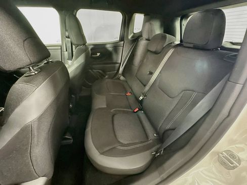 Certified 2022 Jeep Renegade Altitude w/ Convenience Group AWD/4WD image 36