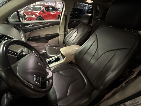 Used 2018 Lincoln MKC Reserve FWD image 17