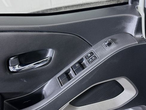 Used 2023 Nissan Frontier SV w/ Technology Package image 15